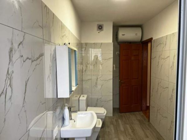 Tirane, jepet me qera apartament 2+1+BLK Kati 6, 100 m² 400 Euro (Rr. Dritan Hoxha)