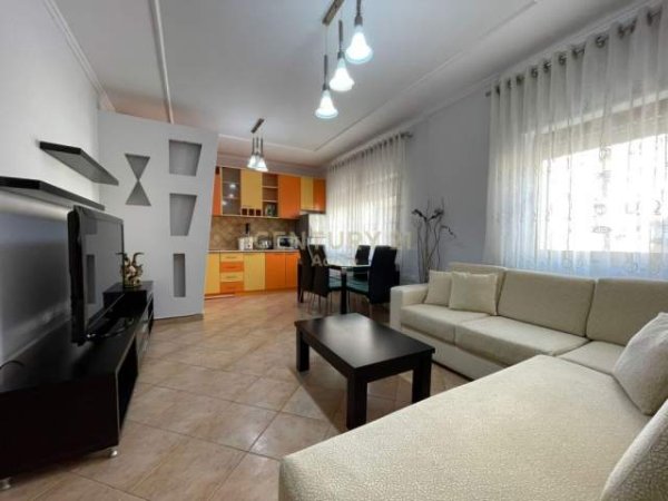 Tirane, jepet me qera apartament 2+1+BLK Kati 3, 85 m² 550 Euro (Myslym Shyri)