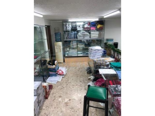 Durres, jepet me qera dyqan Kati 0, 150 m² 1.300 Euro (Muzeu i Deshmoreve)