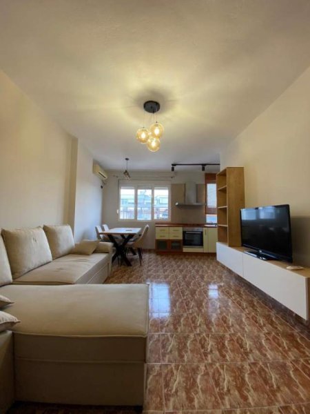 Apartament 1+1 me qira, Rruga Kavajes, Tirane