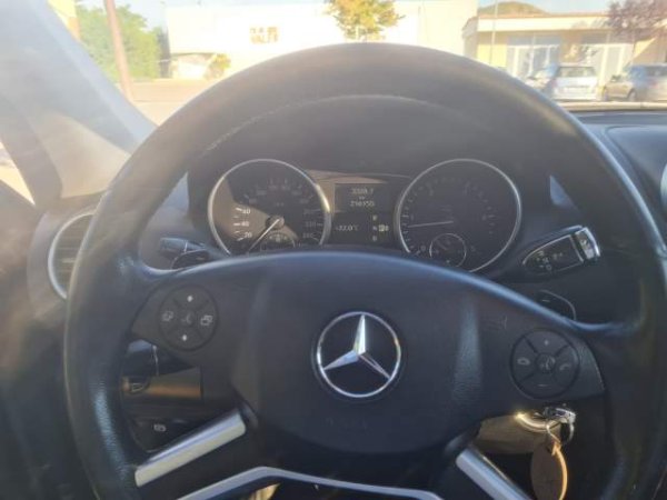 Tirane, shes Mercedes-Benz ML Viti 2009, 9.800 Euro
