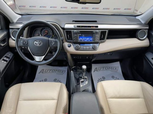 Tirane, shes xhip Toyota RAV 4 Viti 2014, 17.200 Euro