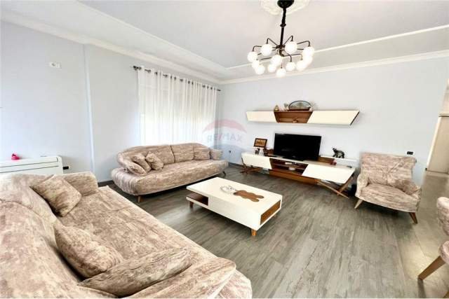 Tirane, jepet me qera apartament 2+1 128 m² 1.300 Euro (rruga alla kopshti zologjik)