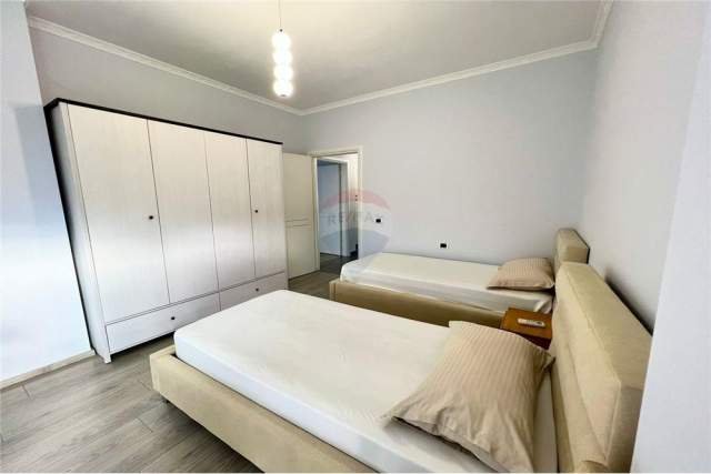 Tirane, jepet me qera apartament 2+1 128 m² 1.300 Euro (rruga alla kopshti zologjik)
