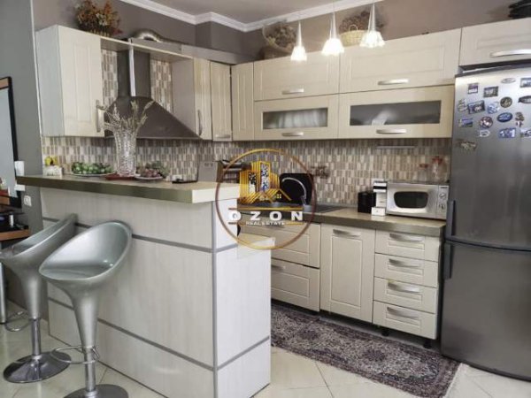 Tirane, shitet apartament 3+1+BLK Kati 4, 145 m² 230.000 Euro (Liqeni Artificial)