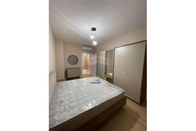 Tirane, jepet me qera apartament 1+1 79 m² 400 Euro (FUSHA AVIACIONIT)
