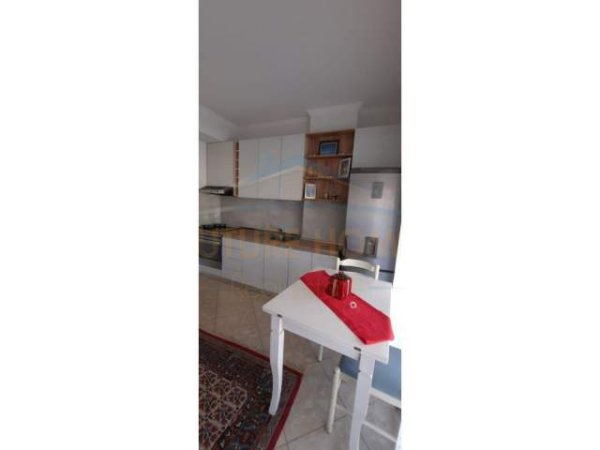 Tirane, jepet me qera apartament Kati 7, 75 m² 450 Euro