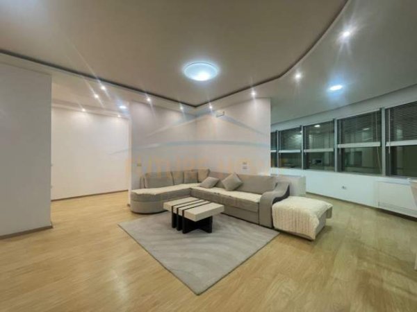 Tirane, jepet me qera apartament Kati 3, 190 m² 1.100 Euro (Rruga Pjetër Budi)