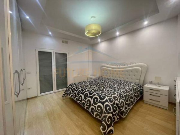 Tirane, jepet me qera apartament Kati 3, 190 m² 1.100 Euro (Rruga Pjetër Budi)