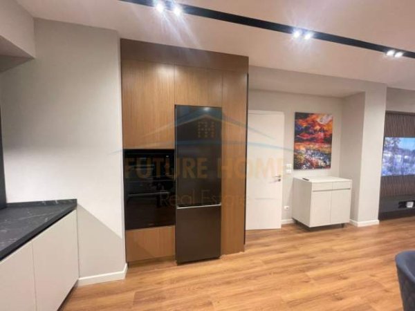 Tirane, jepet me qera apartament Kati 8, 120 m² 2.000 Euro