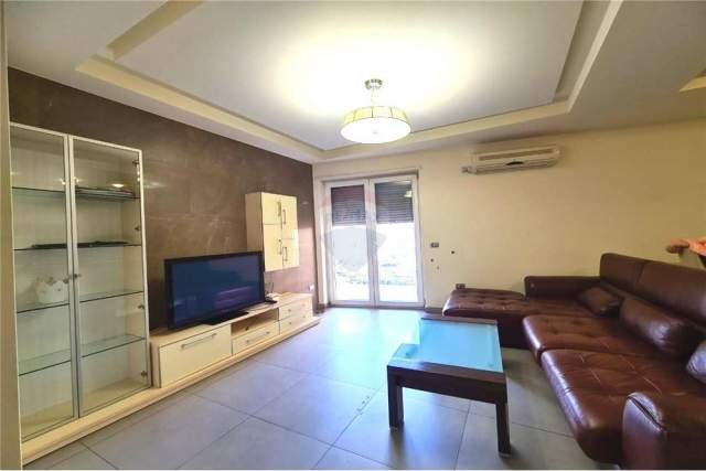 Tirane, jepet me qera apartament 2+1+BLK Kati 3, 120 m² 500 Euro (Rr. e Dibres)