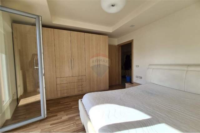 Tirane, jepet me qera apartament 2+1+BLK Kati 3, 120 m² 500 Euro (Rr. e Dibres)