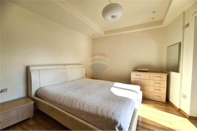 Tirane, jepet me qera apartament 2+1+BLK Kati 3, 120 m² 500 Euro (Rr. e Dibres)