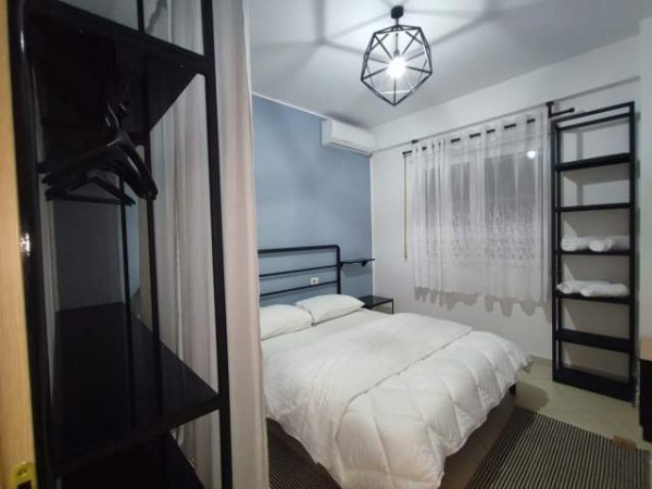 Tirane, jepet me qera apartament 2+1+BLK Kati 5, 90 m² 650 Euro (Rruga Pazari i Ri)
