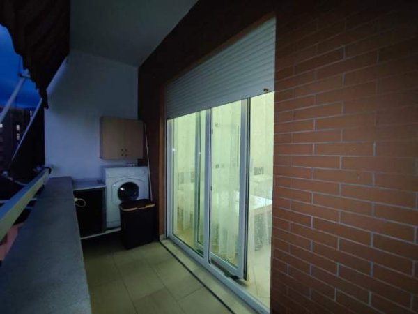 Tirane, jepet me qera apartament 2+1+BLK Kati 5, 90 m² 650 Euro (Rruga Pazari i Ri)