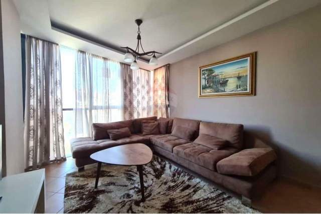 Tirane, jepet me qera apartament 2+1 Kati 4, 80 m² 600 Euro (Rr. e Durresit)
