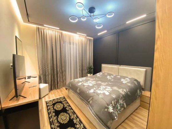 Tirane, jepet me qera apartament 1+1 Kati 6, 90 m² 800 Euro (Rruga e Kavajes)