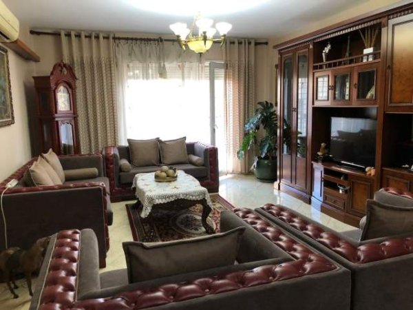 Tirane, jap me qera apartament 2+1 Kati 1, 120 m² 600 Euro (Rruga Siri Kodra, prane Selvise)
