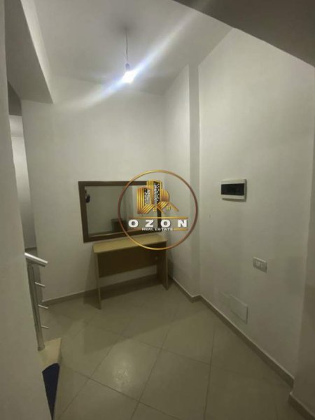 Tirane, jepet me qera apartament duplex Dublex Kati 1, 105 m² 500 Euro (Kopshti Zoologjik)