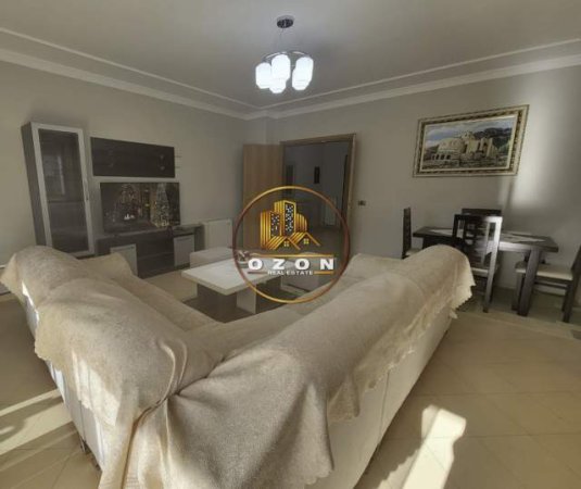Tirane, jepet me qera apartament 2+1+BLK Kati 6, 140 m² 700 Euro (Komuna e Parisit)