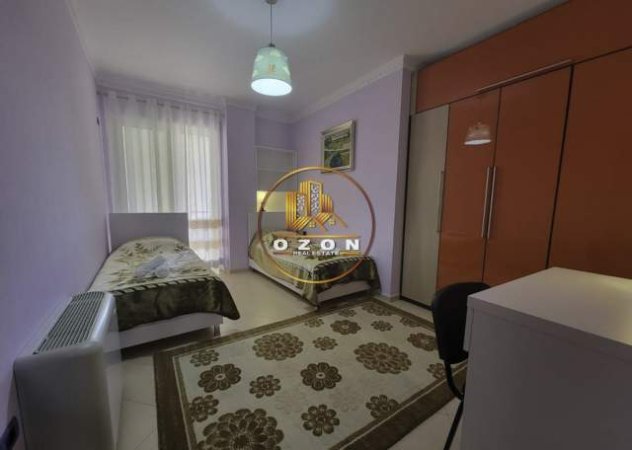 Tirane, jepet me qera apartament 2+1+BLK Kati 6, 140 m² 700 Euro (Komuna e Parisit)