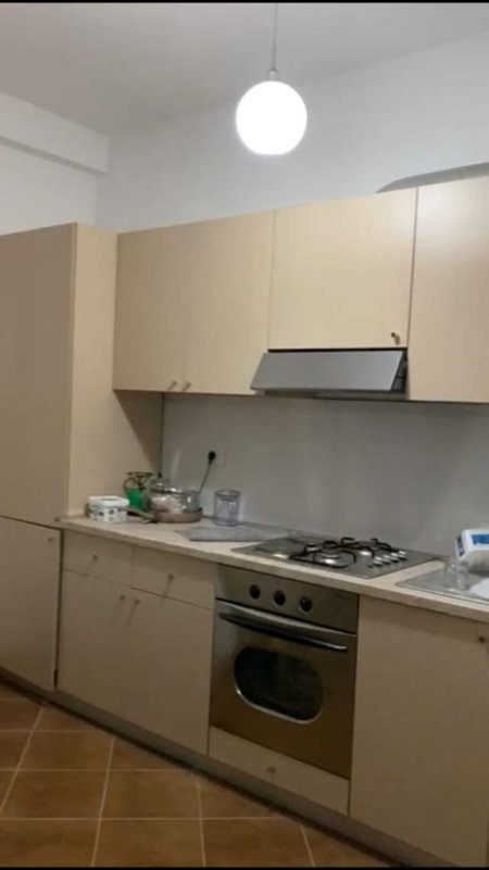 Tirane, jepet me qera apartament 1+1+BLK Kati 5, 60 m² 30.000 Leke (Casa Italia)