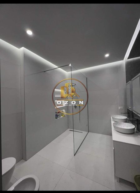 Tirane, jepet me qera apartament 3+1 Kati 5, 190 m² 1.800 Euro (Rruga e Kosovareve)