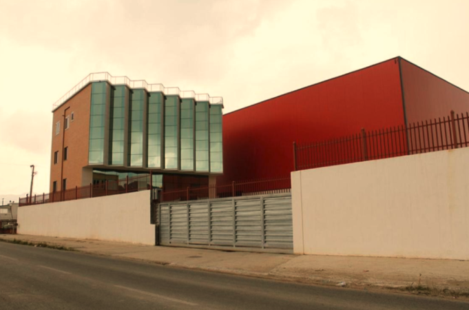 Tirane, jepet me qera magazine Kati 0, 7.177 m² (Vaqarr)