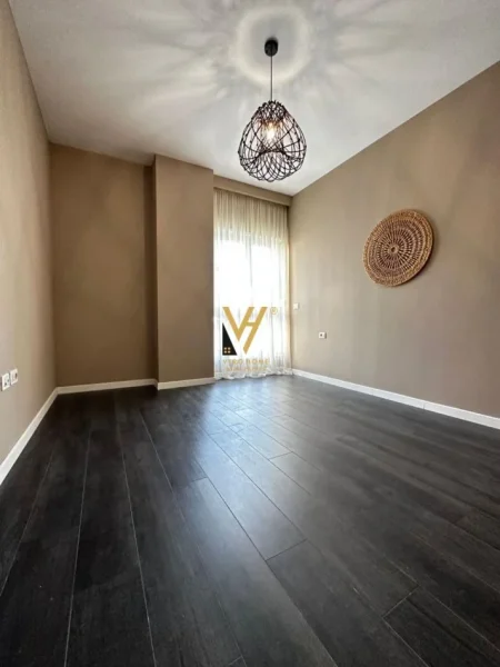 Tirane, shitet apartament 1+1+Ballkon Kati 2, 64 m² 178.000 € (RRUGA E BARRIKADAVE)