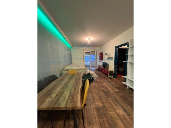 ALF46893 Tirane, jepet me qera 2+1 Kati 4, 100 m² 500 € (Muhamed Deliu)