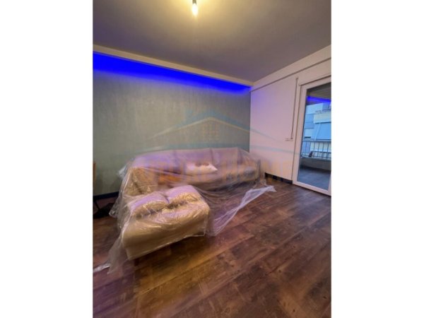ALF46893 Tirane, jepet me qera 2+1 Kati 4, 100 m² 500 € (Muhamed Deliu)