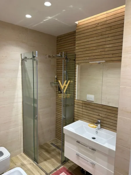 Tirane, shitet apartament 2+1+Ballkon Kati 4, 111 m² 280.000 € (KOMPLEKSI PANORAMA)