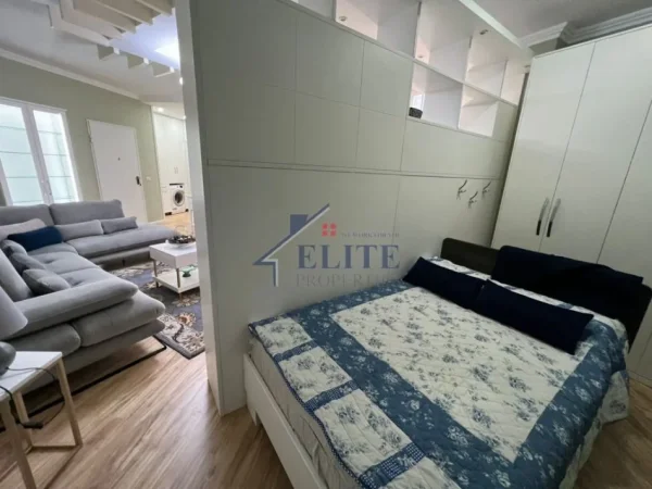 Tirane, jepet me qera apartament 1+1+Ballkon Kati 9, 76 m² 600 € (Selvia)