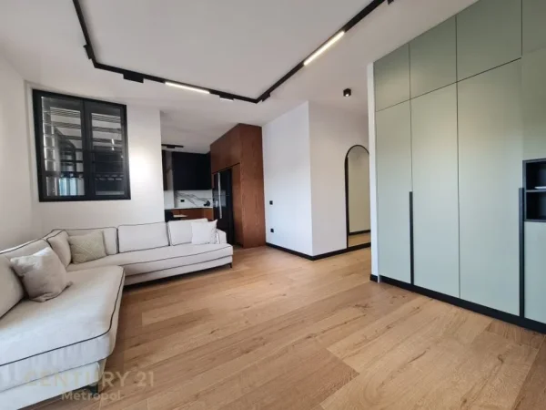 Tirane, jepet me qera apartament 3+1+Aneks+Ballkon Kati 3, 128 m² 2.000 € (TEG)