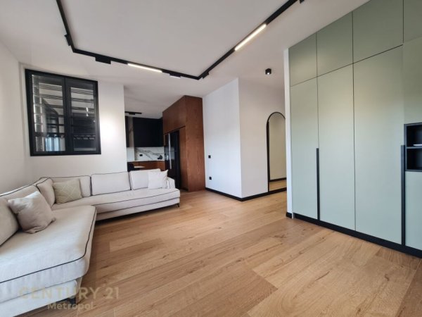 Tirane, jepet me qera apartament 3+1+Aneks+Ballkon Kati 3, 128 m² 2.000 € (TEG)