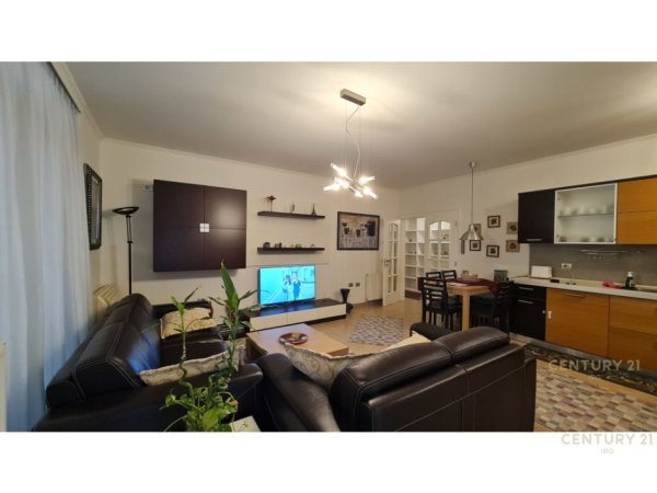 Tirane, jepet me qera apartament 2+1+Aneks+Ballkon Kati 7, 122 m² 800 € (Kika 1, Komuna e Parisit Tirana, Albania)