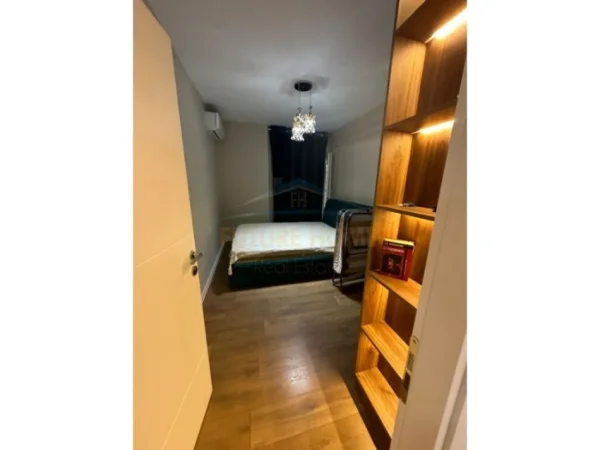 Tirane, shitet apartament 2+1 Kati 2, 73 m² 160.000 € (ISH PARKU I AUTOBUZAVE TIRANE)