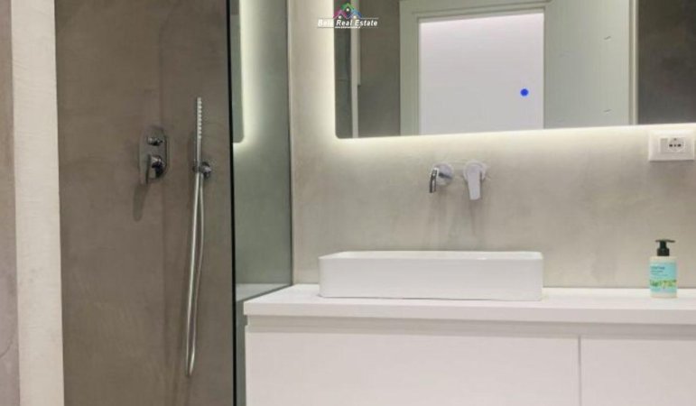 Tirane, jepet me qera apartament 1+1 Kati 1, 70 m² 700 € (Kopshti Zoologjik)