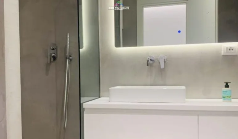Tirane, jepet me qera apartament 1+1 Kati 1, 70 m² 700 € (Kopshti Zoologjik)