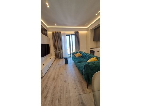 Tirane, jepet me qera apartament 2+1+Aneks+Ballkon Kati 21, 114 m² 1.500 € (Garden Building)