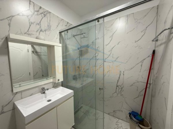 Tirane, jepet me qera apartament 2+1 Kati 5, 70 m² 700 € (KOMUNA E PARISIT TIRANE)