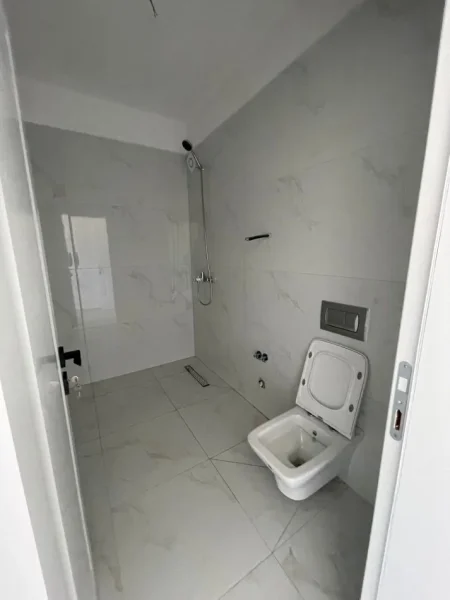 Durres, shitet apartament 2+1+Aneks+Ballkon Kati 4, 94 m² 141.000 € (GOLEM DURRES)