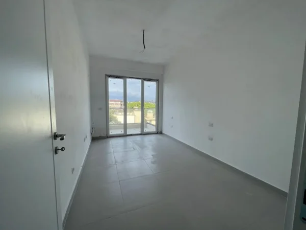 Durres, shitet apartament 2+1+Aneks+Ballkon Kati 4, 94 m² 141.000 € (GOLEM DURRES)