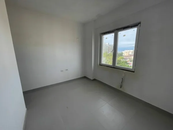 Durres, shitet apartament 2+1+Aneks+Ballkon Kati 4, 94 m² 141.000 € (GOLEM DURRES)