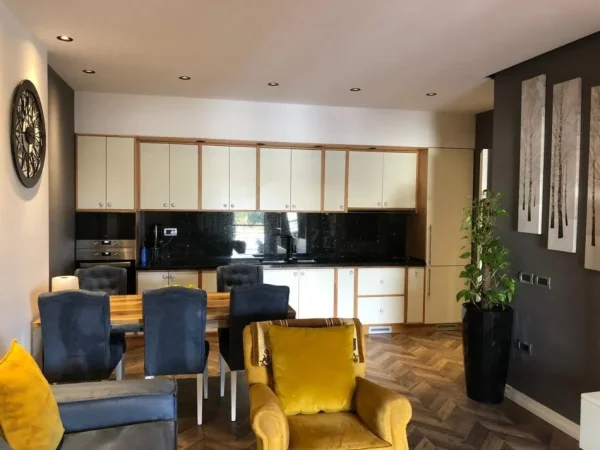 Tirane, shitet apartament 2+1 , 125 m² (Don Bosko)