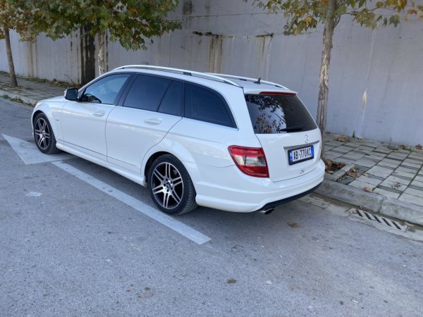 Tirane, shes me portobagazh Mercedes Benc w204 200 Kompressor lpg BRC Benzin+Gaz, e bardhë automatik Klima 269.000 km 8.300 €