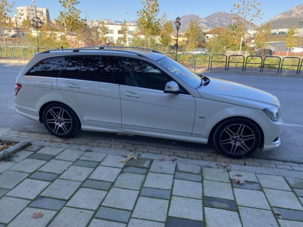 Tirane, shes me portobagazh Mercedes Benc w204 200 Kompressor lpg BRC Benzin+Gaz, e bardhë automatik Klima 269.000 km 8.300 €