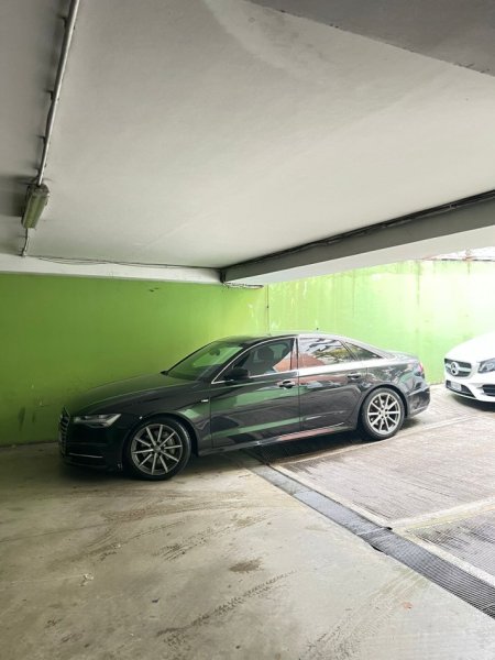 Tirane, shes makine Nafte, e zeze automatik 21.000 €