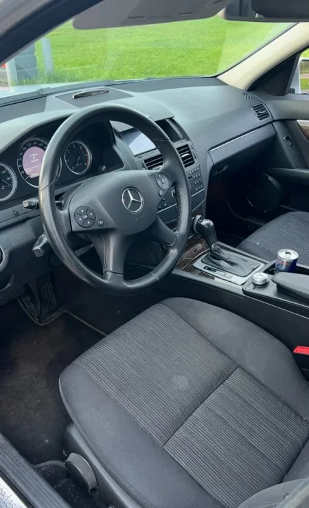 @@@@U SHIT@@@@ Faleminderit/////// Tirane, shes makine Mercedes Benz Nafte, 2009, gri metalizato automatik Kondicioner 160.000 km 7.800 € . OKAZION