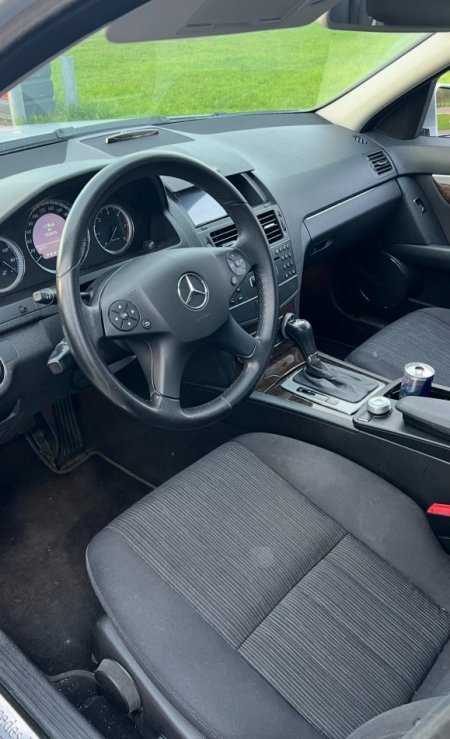 @@@@U SHIT@@@@ Faleminderit/////// Tirane, shes makine Mercedes Benz Nafte, 2009, gri metalizato automatik Kondicioner 160.000 km 7.800 € . OKAZION